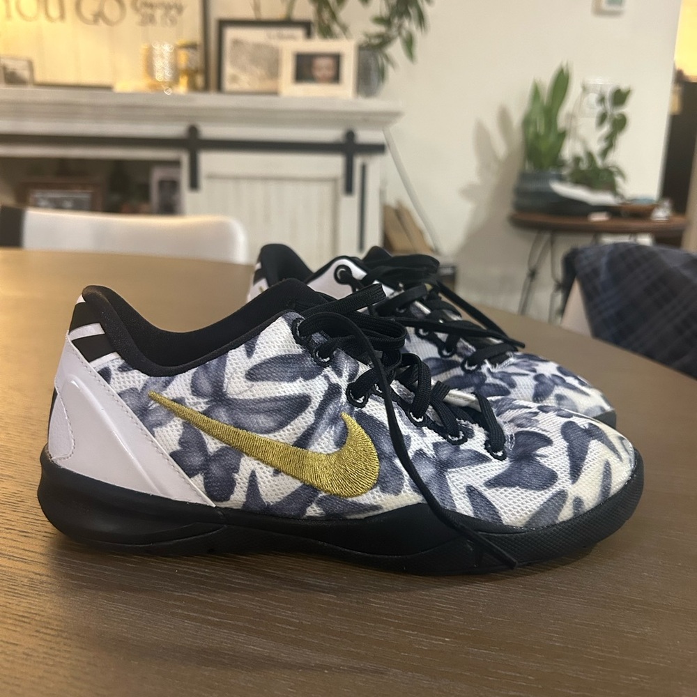 Nike KOBE 8 PROTRO GIGI 2 Kids Floral Shoes - White/Black with Gold Swoosh